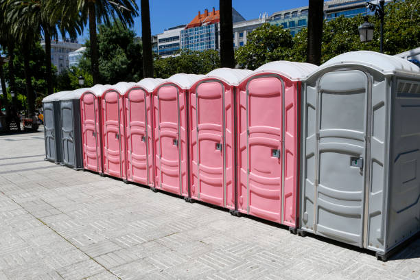Best VIP or Luxury Restroom Trailers  in Somerset, TX